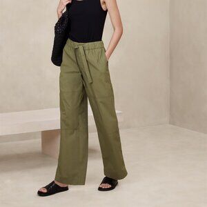 NWT Banana Republic Factory - Poplin Straight Pant